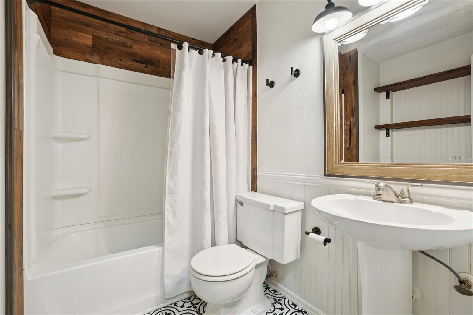 TAVARES WOODLEA SUB - Residential