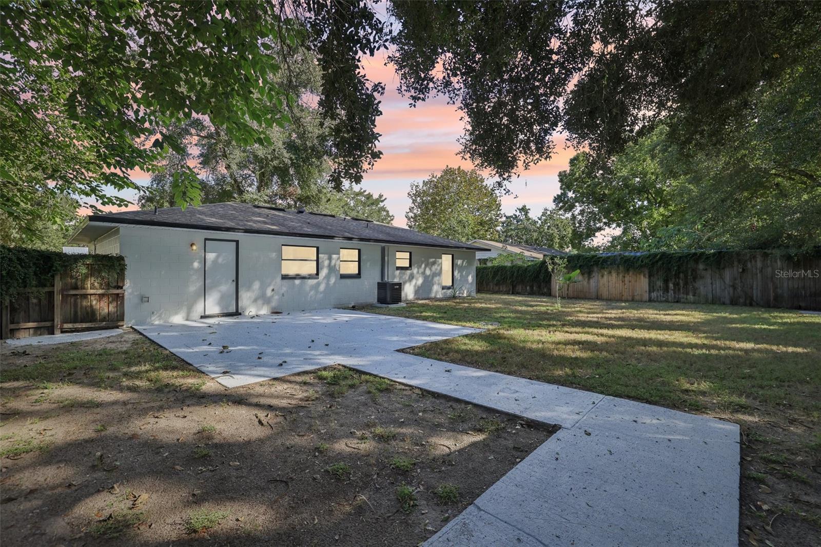 TAVARES WOODLEA SUB - Residential