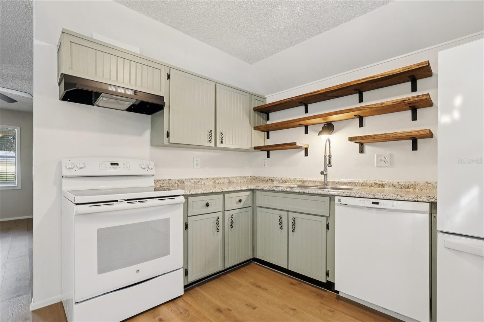 TAVARES WOODLEA SUB - Residential