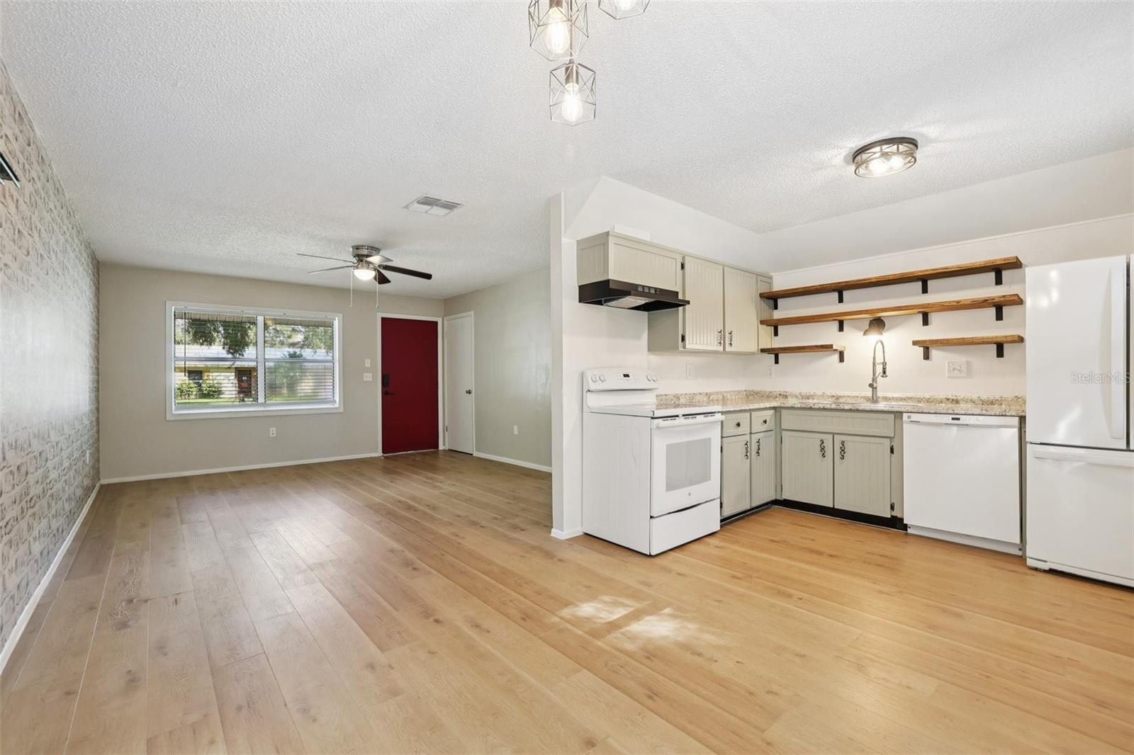 TAVARES WOODLEA SUB - Residential