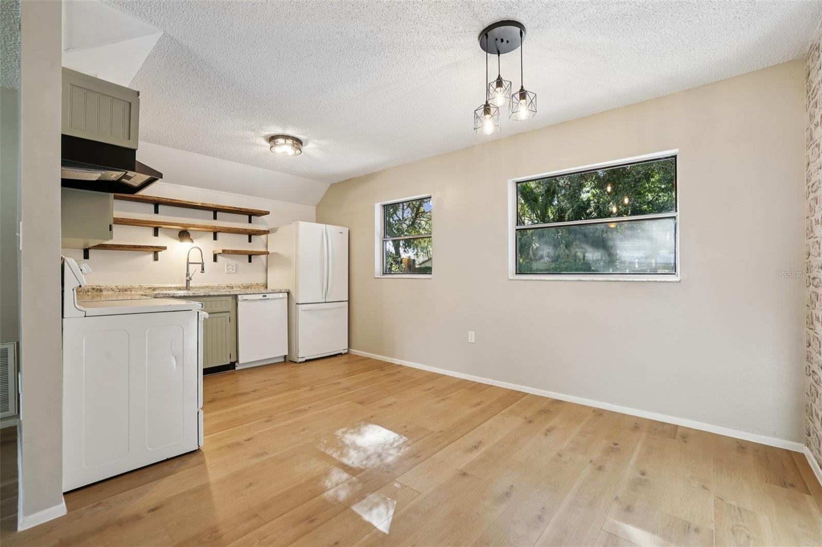 TAVARES WOODLEA SUB - Residential