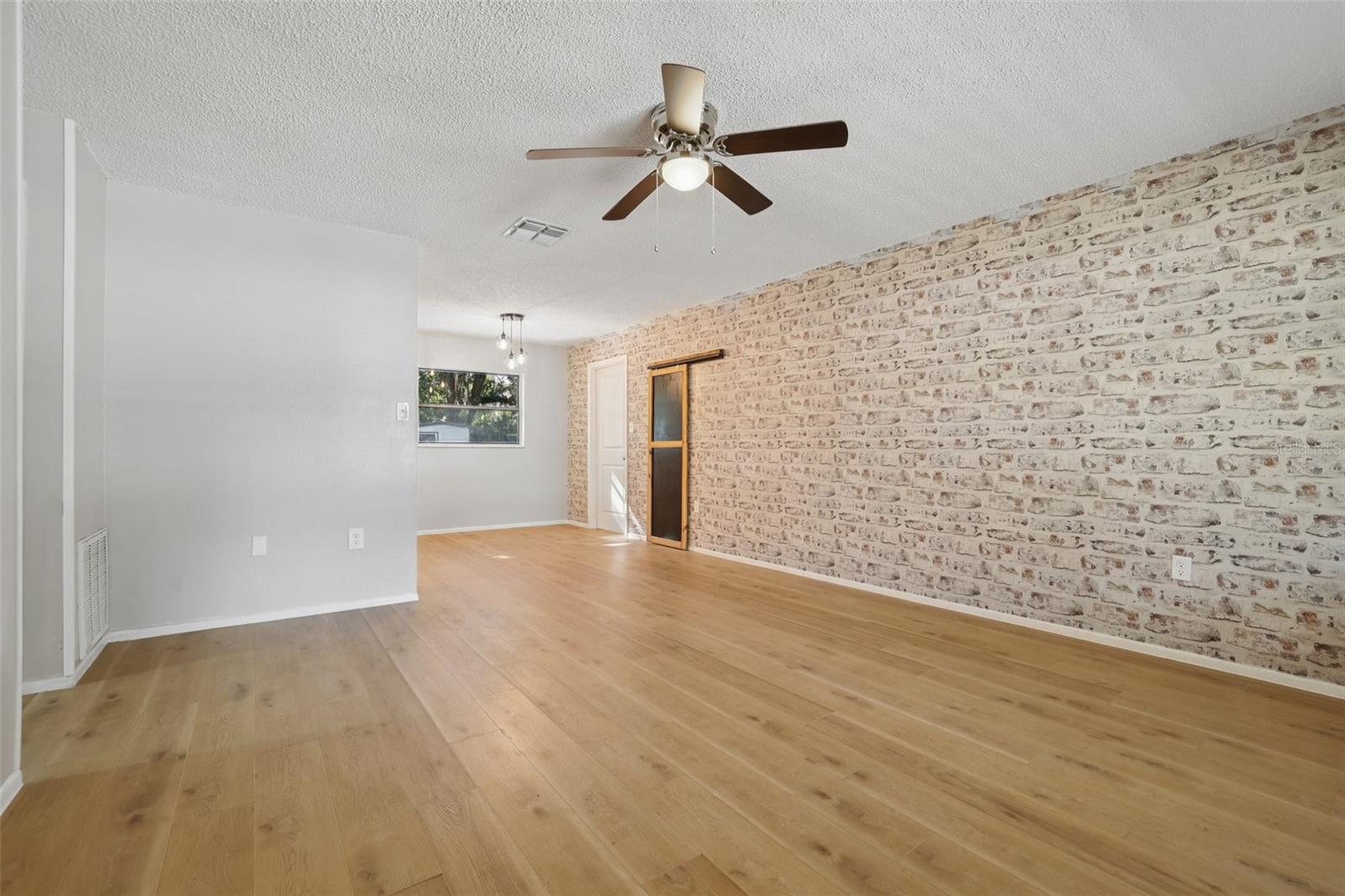 TAVARES WOODLEA SUB - Residential