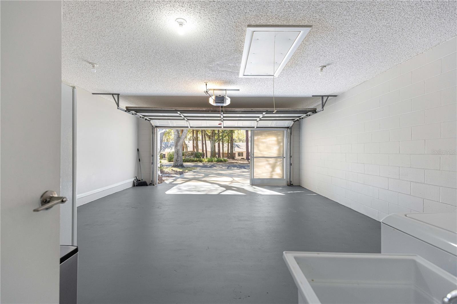 ON TOP OF THE WORLD - Residential