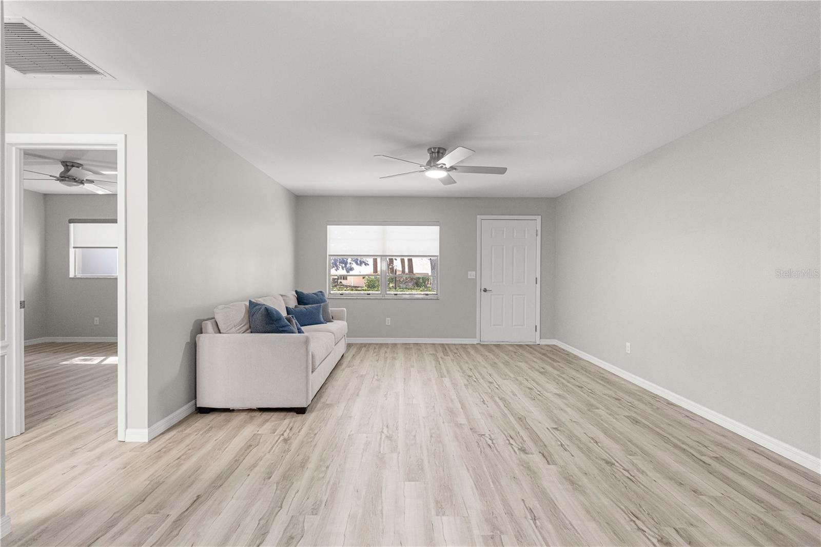 ON TOP OF THE WORLD - Residential