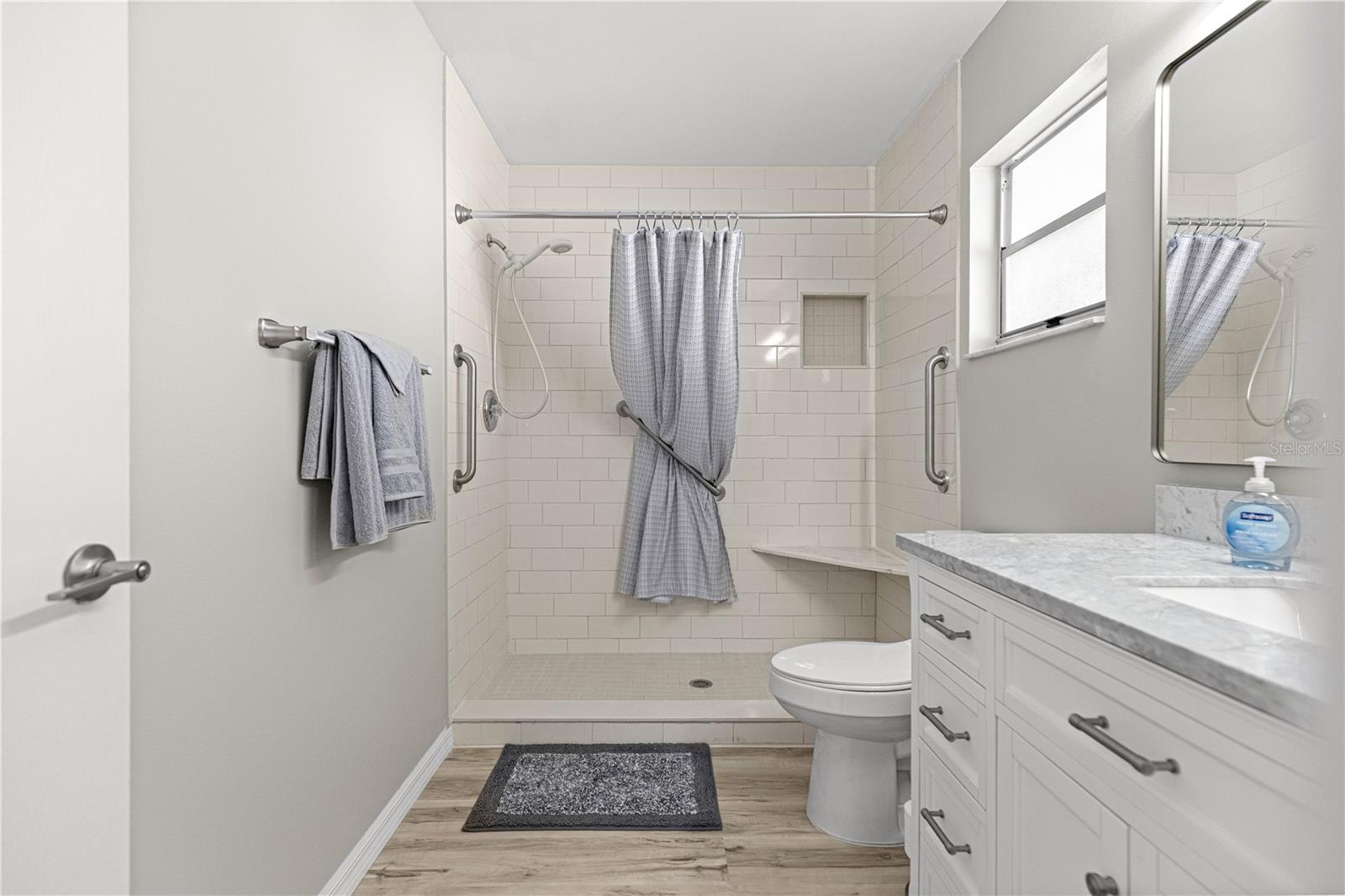 ON TOP OF THE WORLD - Residential