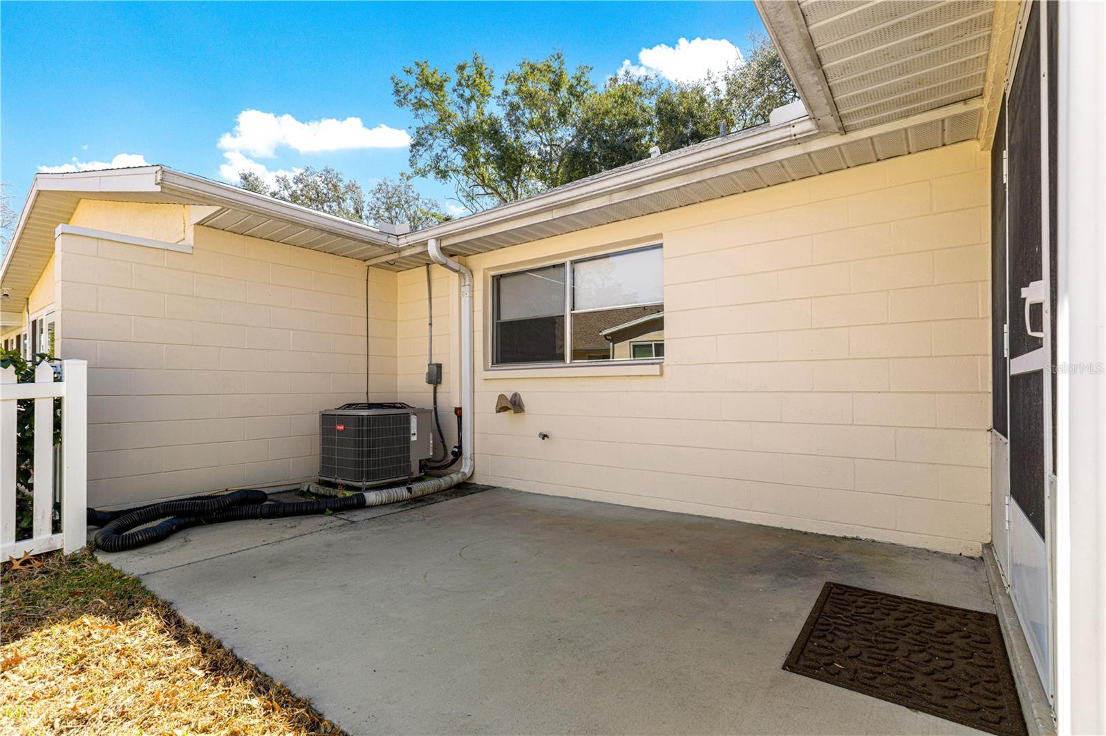 ON TOP OF THE WORLD - Residential