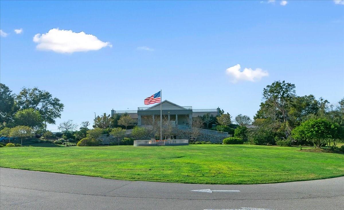 ON TOP OF THE WORLD - Residential