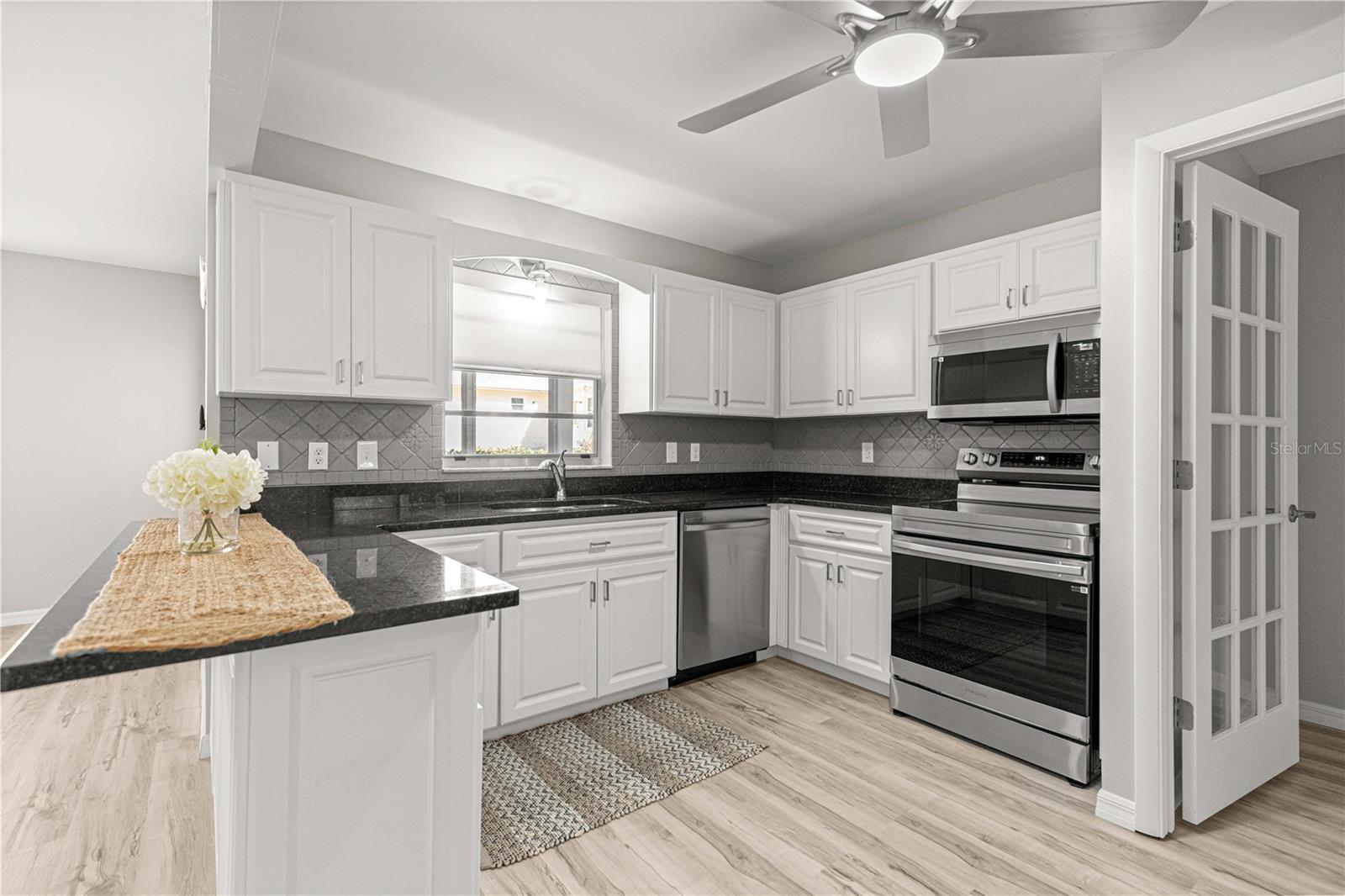 ON TOP OF THE WORLD - Residential