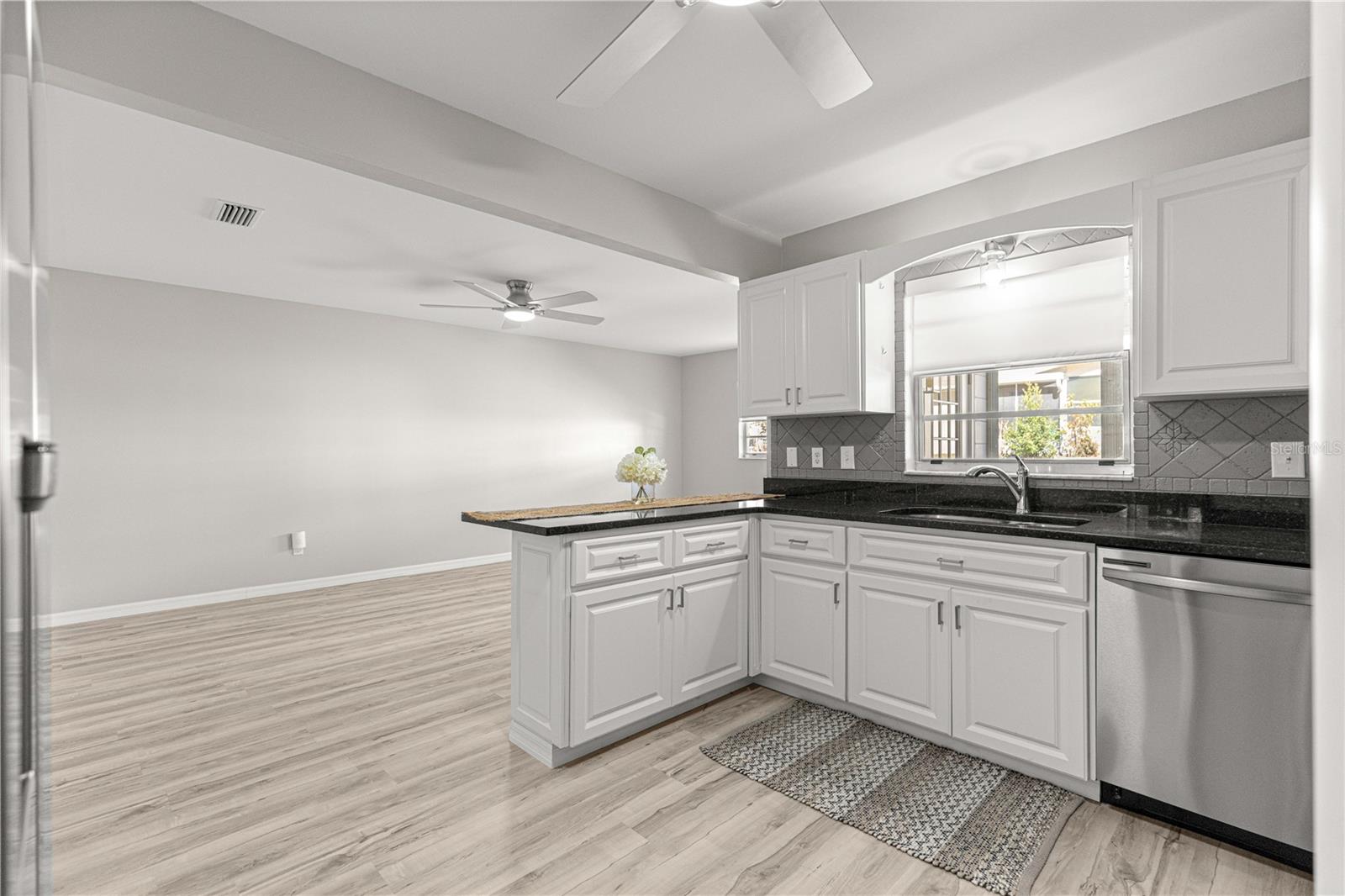 ON TOP OF THE WORLD - Residential