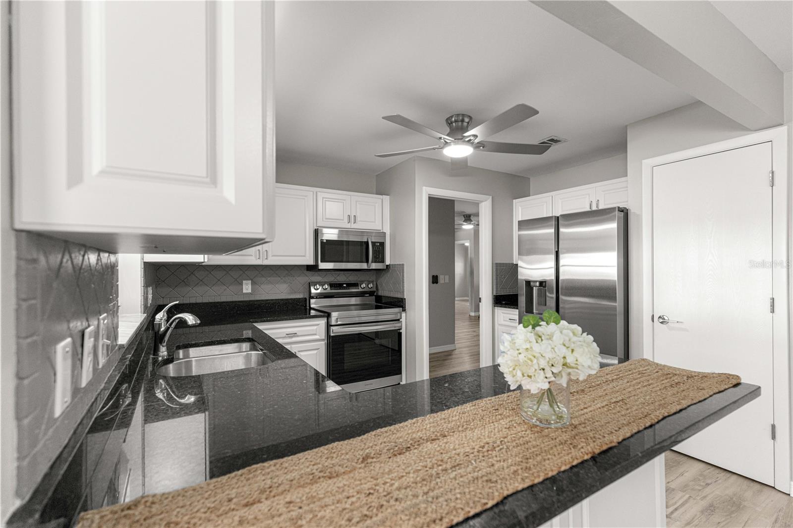 ON TOP OF THE WORLD - Residential