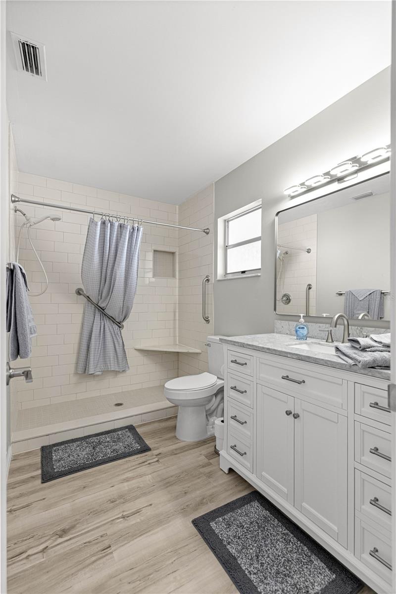 ON TOP OF THE WORLD - Residential