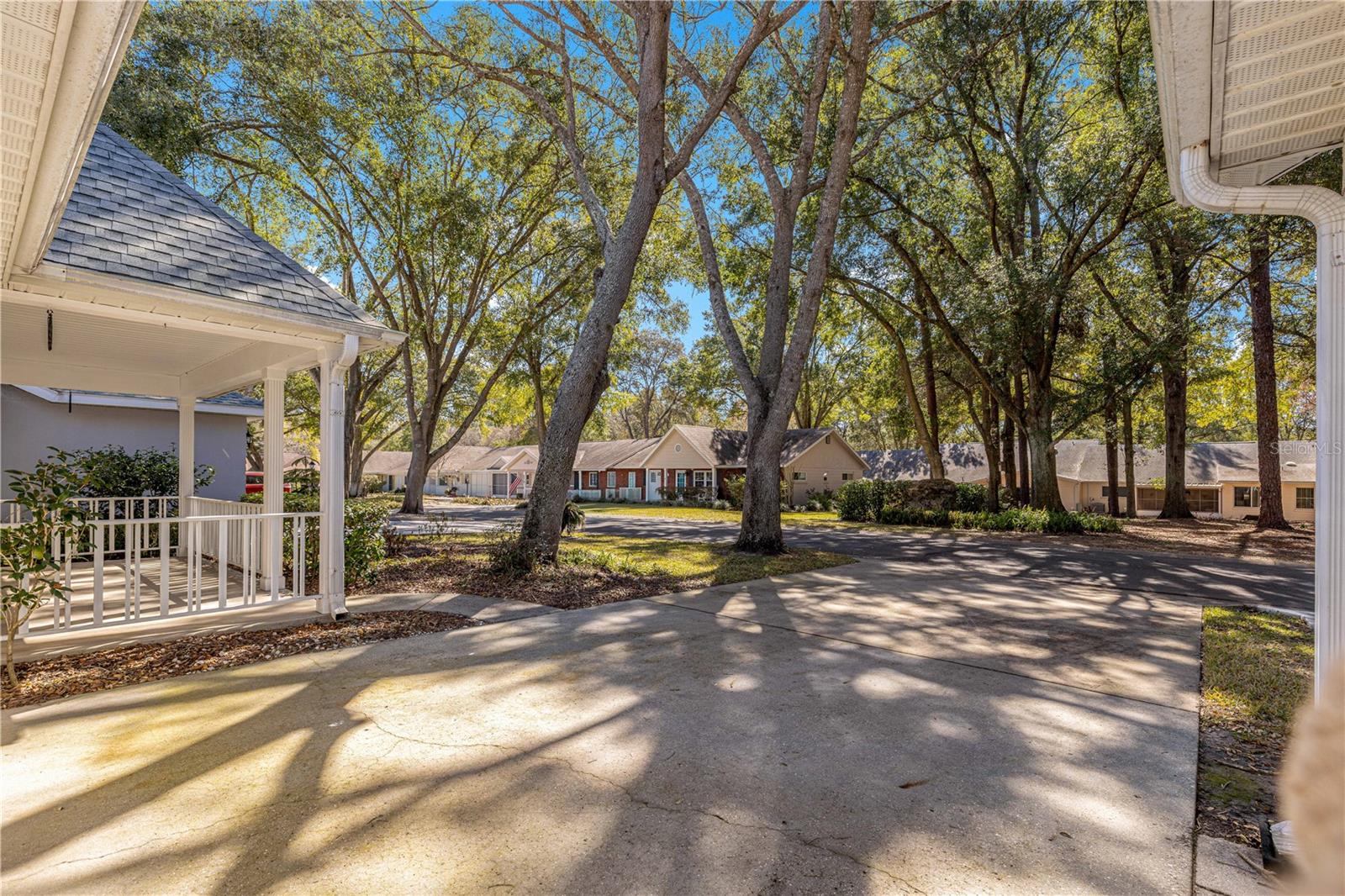 ON TOP OF THE WORLD - Residential