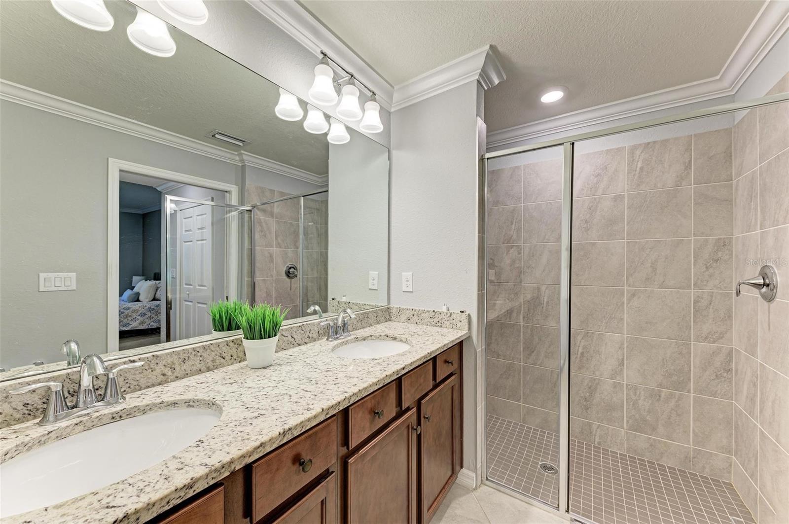 VERANDA V AT LAKEWOOD NATIONAL PH II - Residential Lease