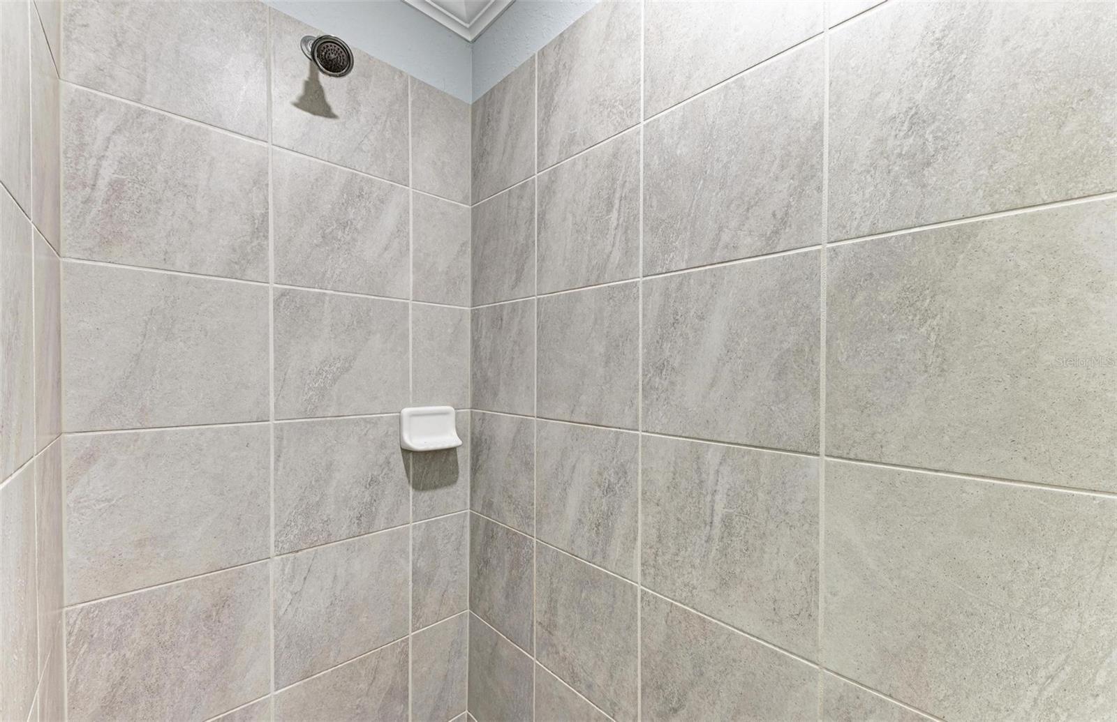 VERANDA V AT LAKEWOOD NATIONAL PH II - Residential Lease