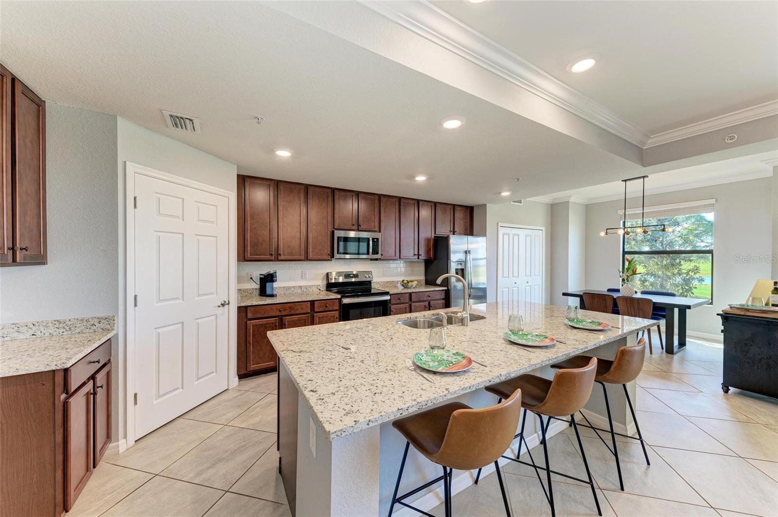 VERANDA V AT LAKEWOOD NATIONAL PH II - Residential Lease