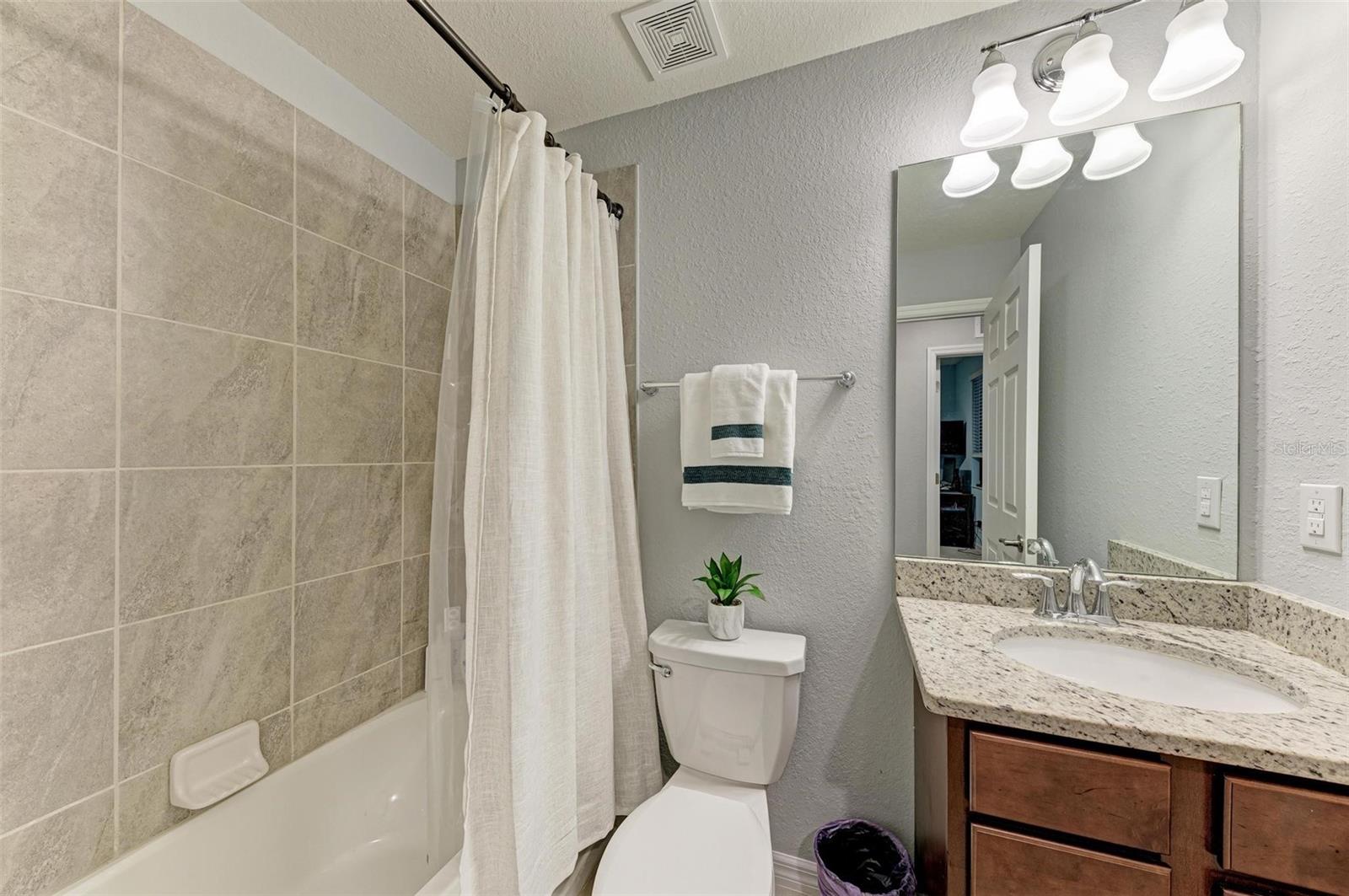 VERANDA V AT LAKEWOOD NATIONAL PH II - Residential Lease