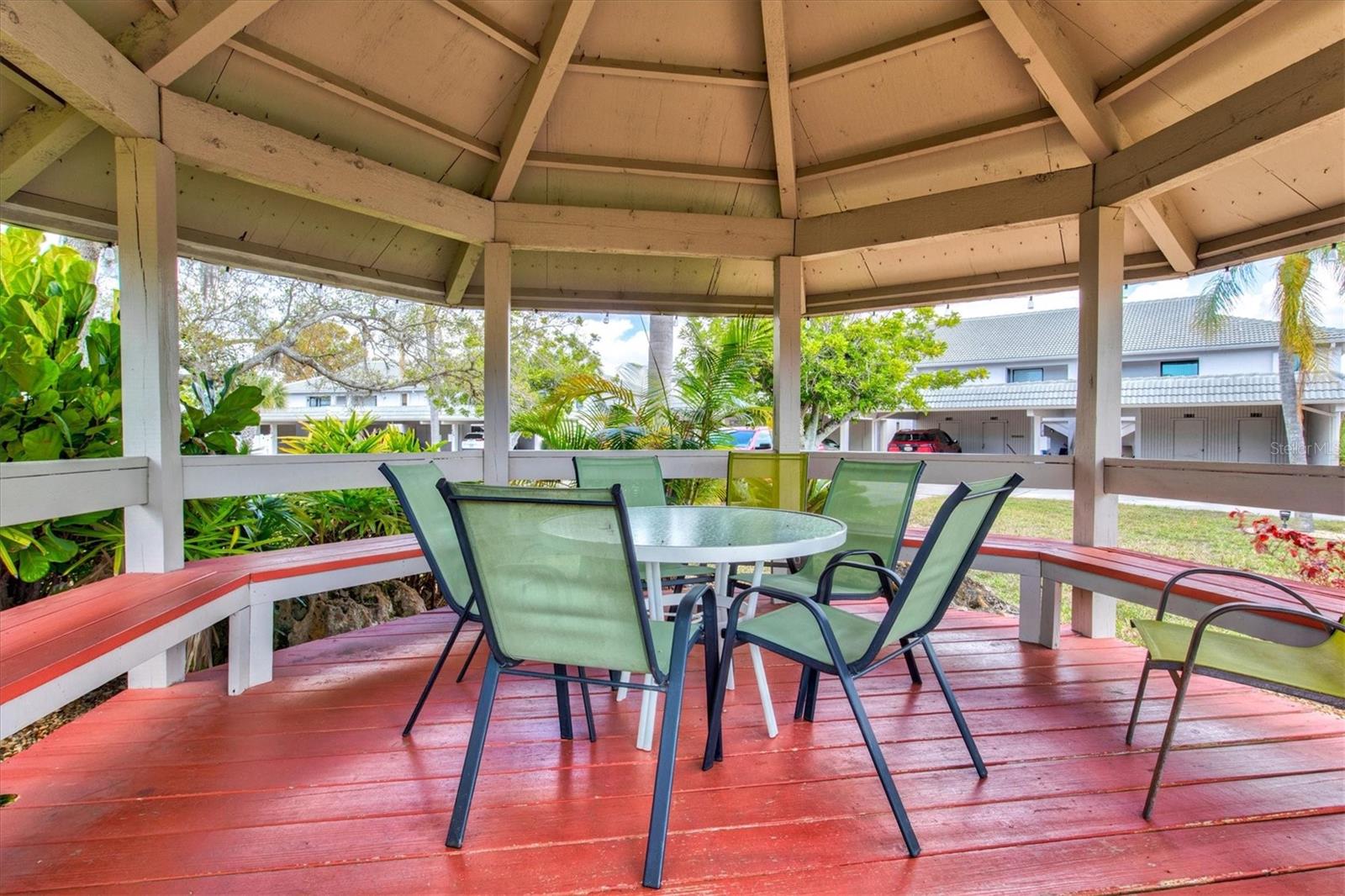 GOLFVIEW - Residential