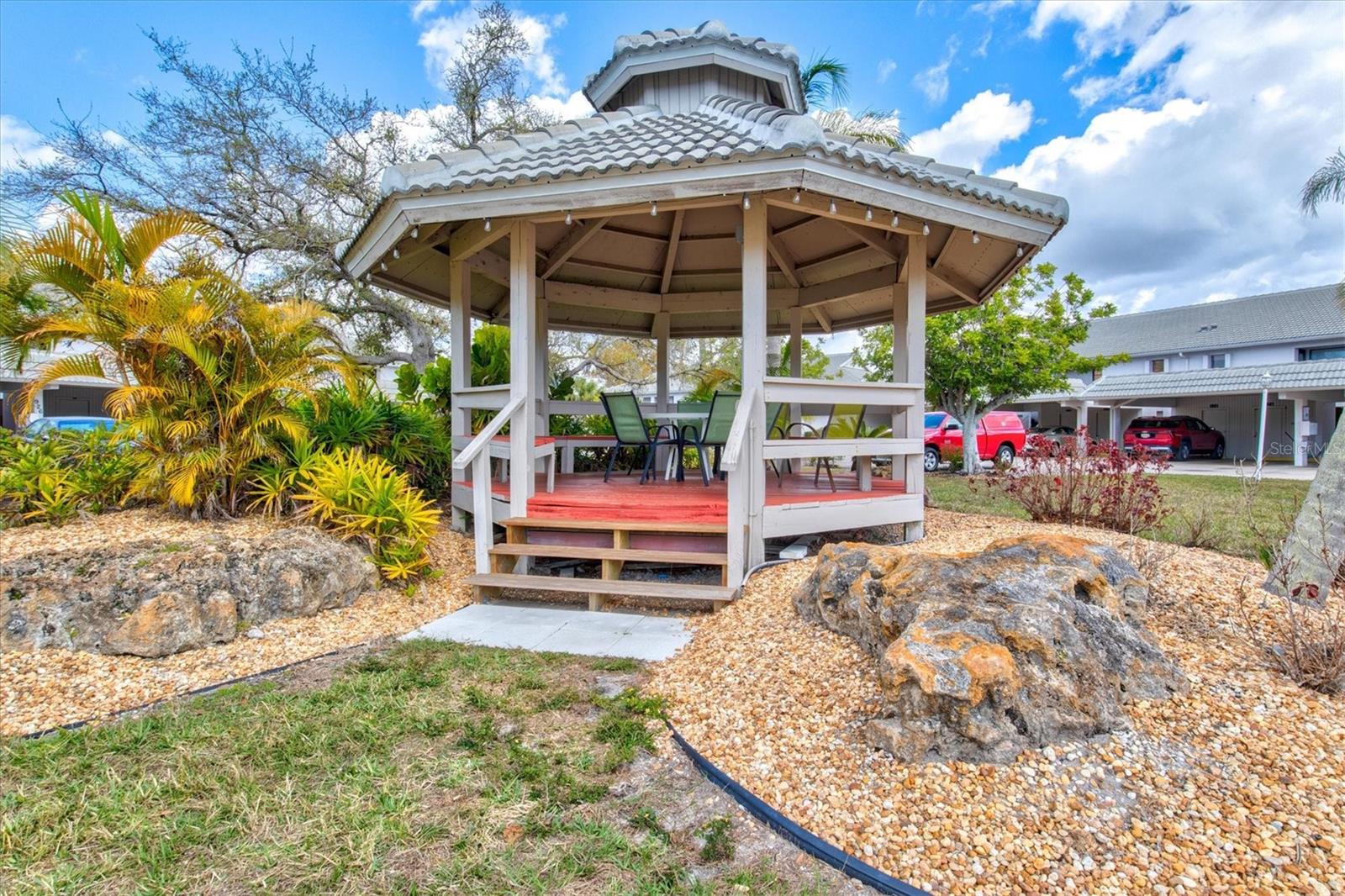 GOLFVIEW - Residential