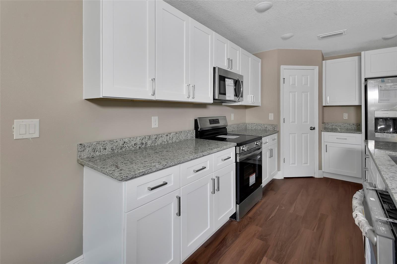 HILLCREST UN 1 - Residential