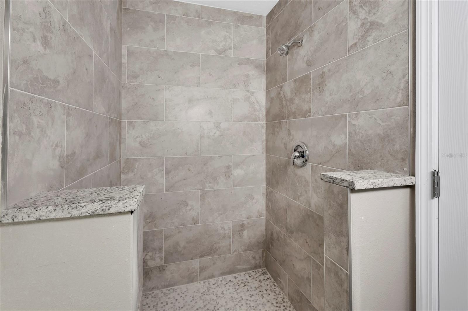 HILLCREST UN 1 - Residential