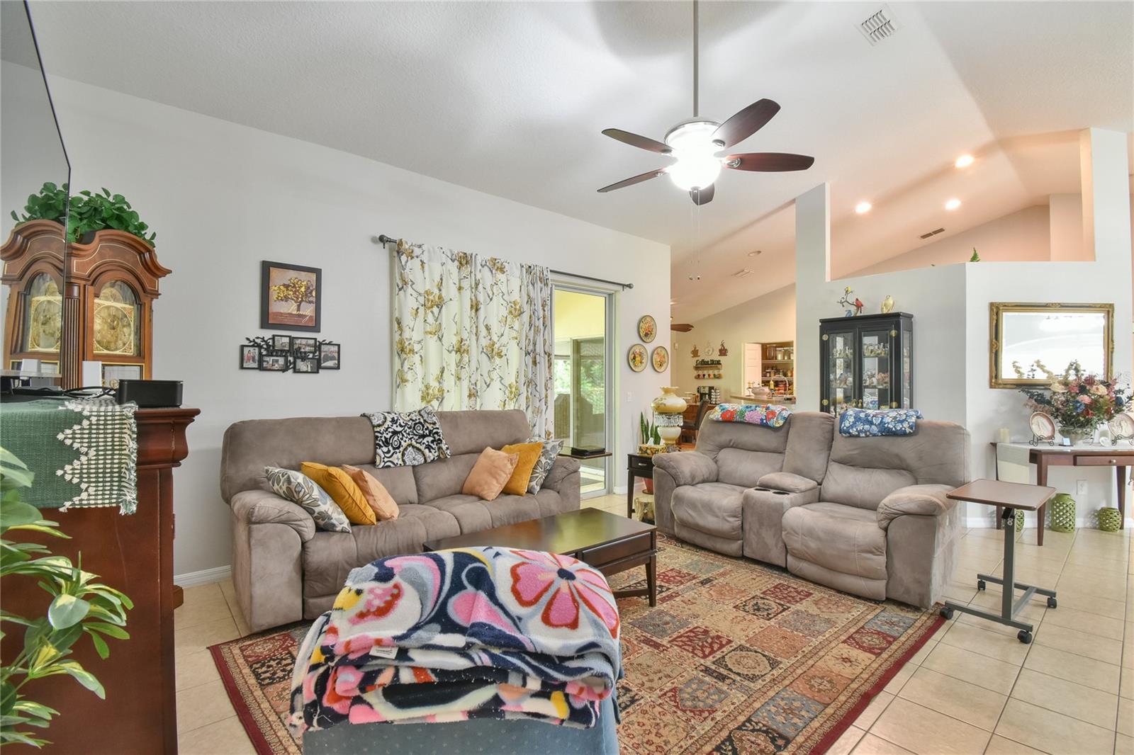 Photo 8 of 24 of 7825 SW 139TH PLACE house