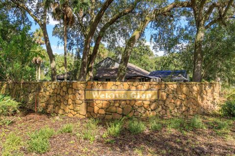 A home in APOPKA