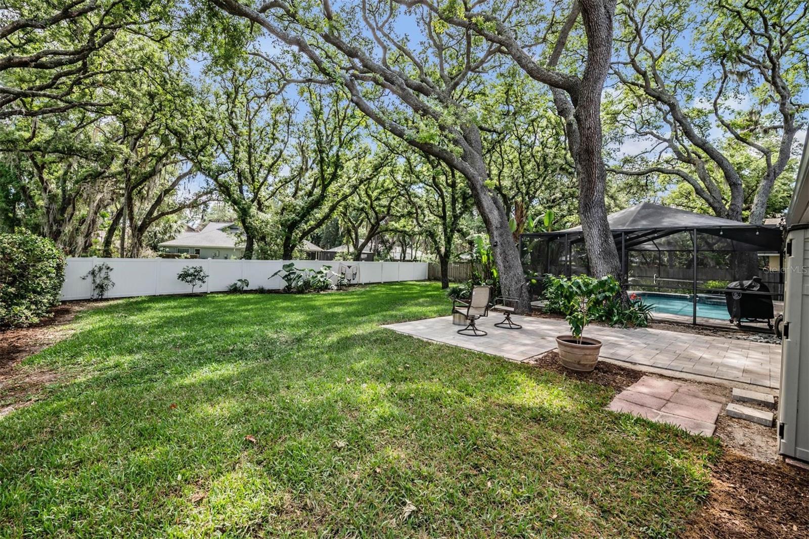 MASON OAKS - Residential