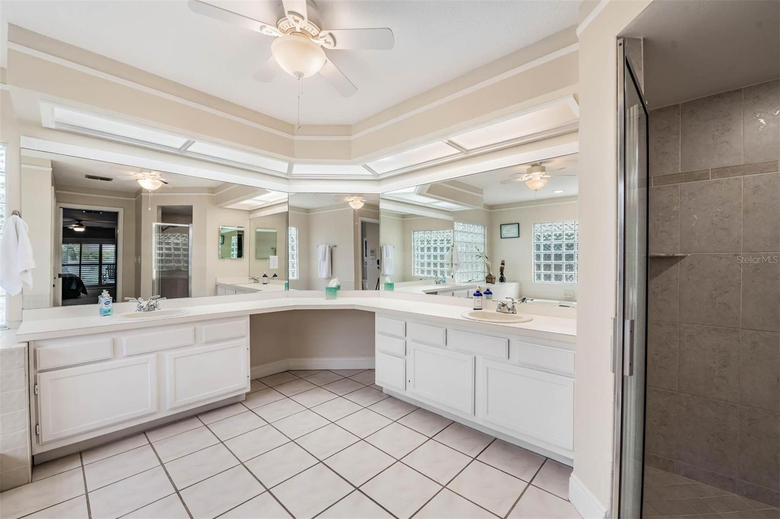 MASON OAKS - Residential