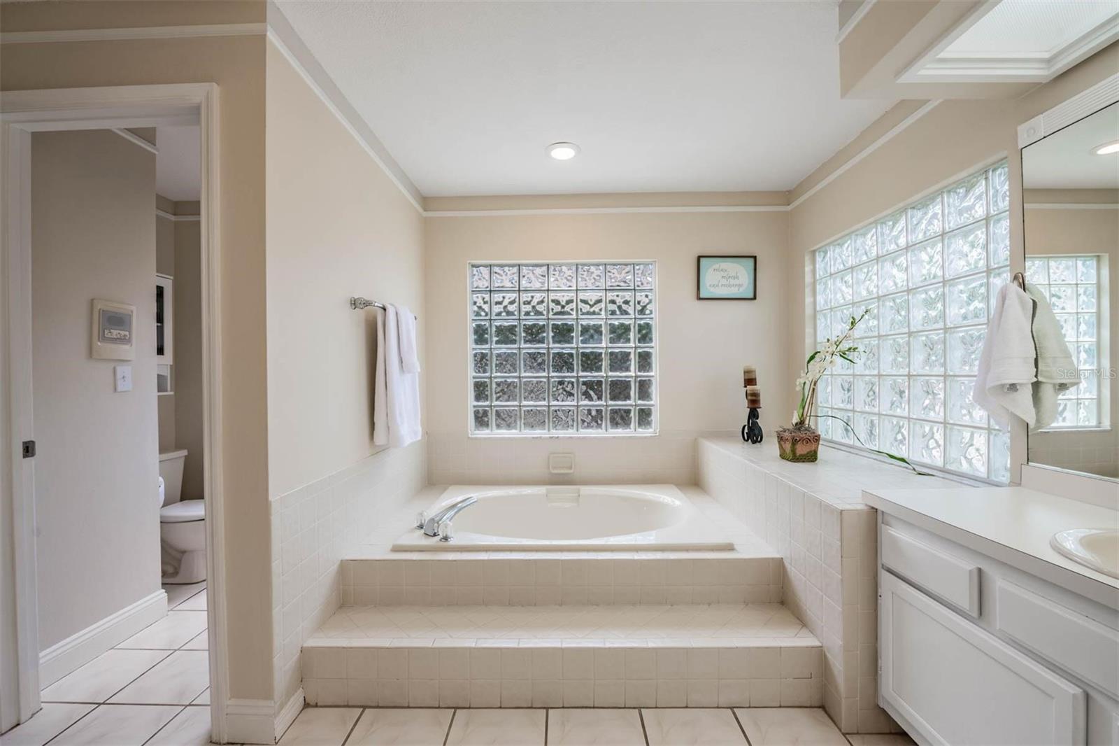 MASON OAKS - Residential