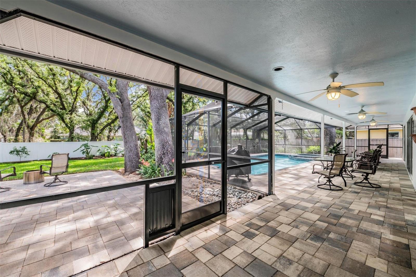 MASON OAKS - Residential