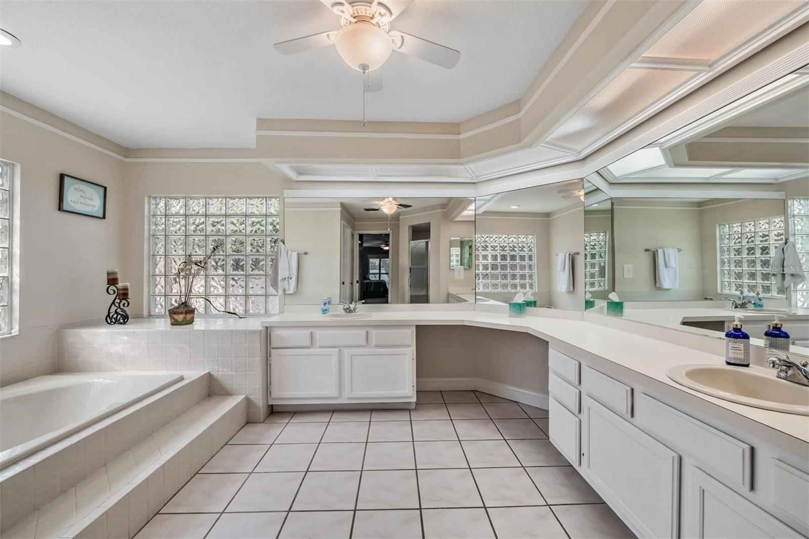 MASON OAKS - Residential