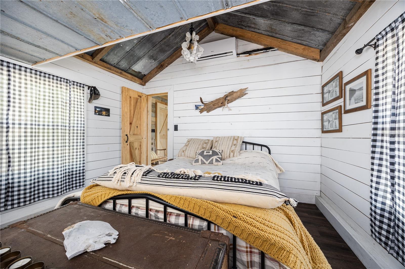 METES AND BOUNDS - Residential