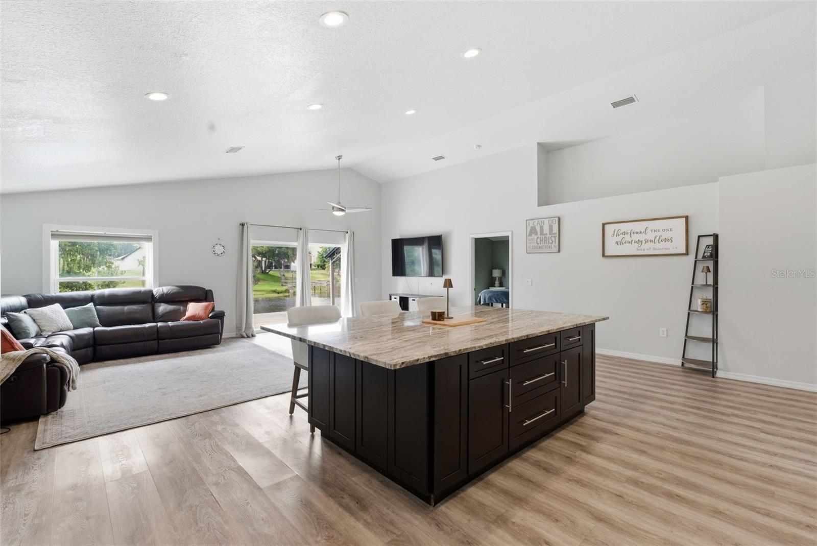 LAKE PADGETT ESTATES EAST - Residential