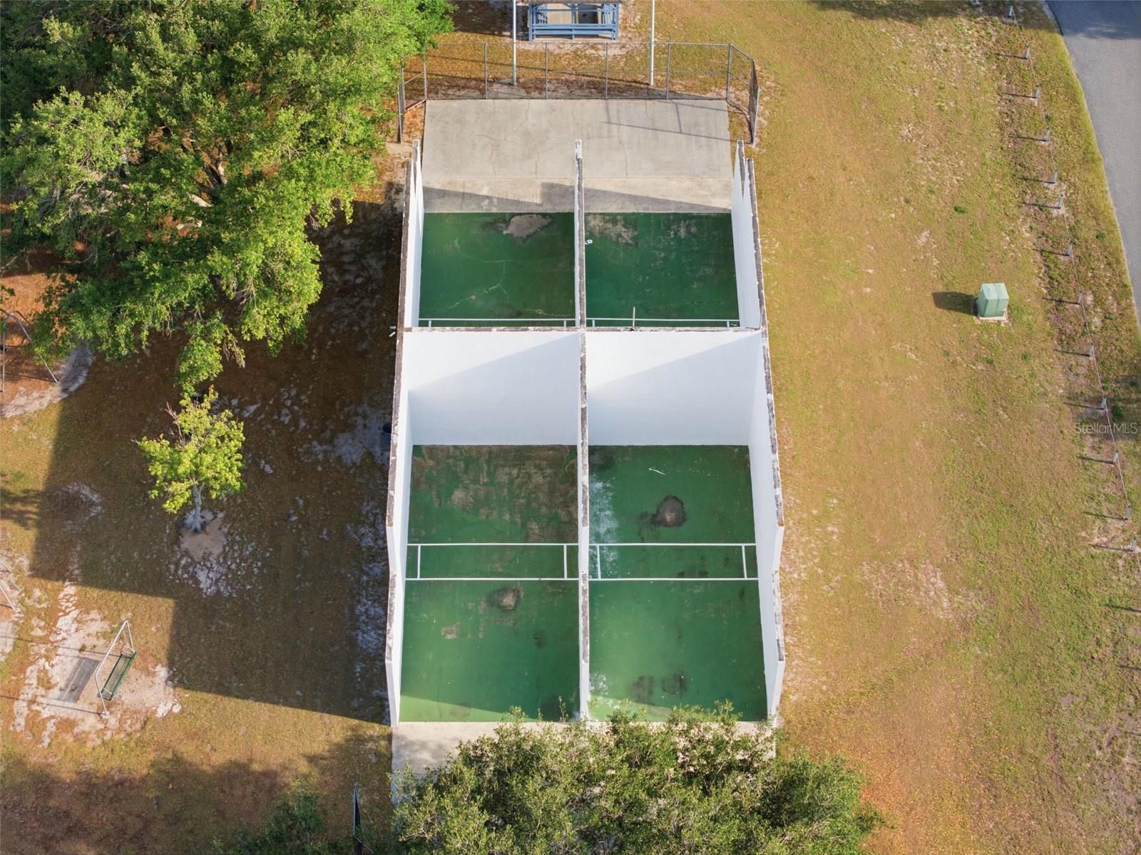 LAKE PADGETT ESTATES EAST - Residential