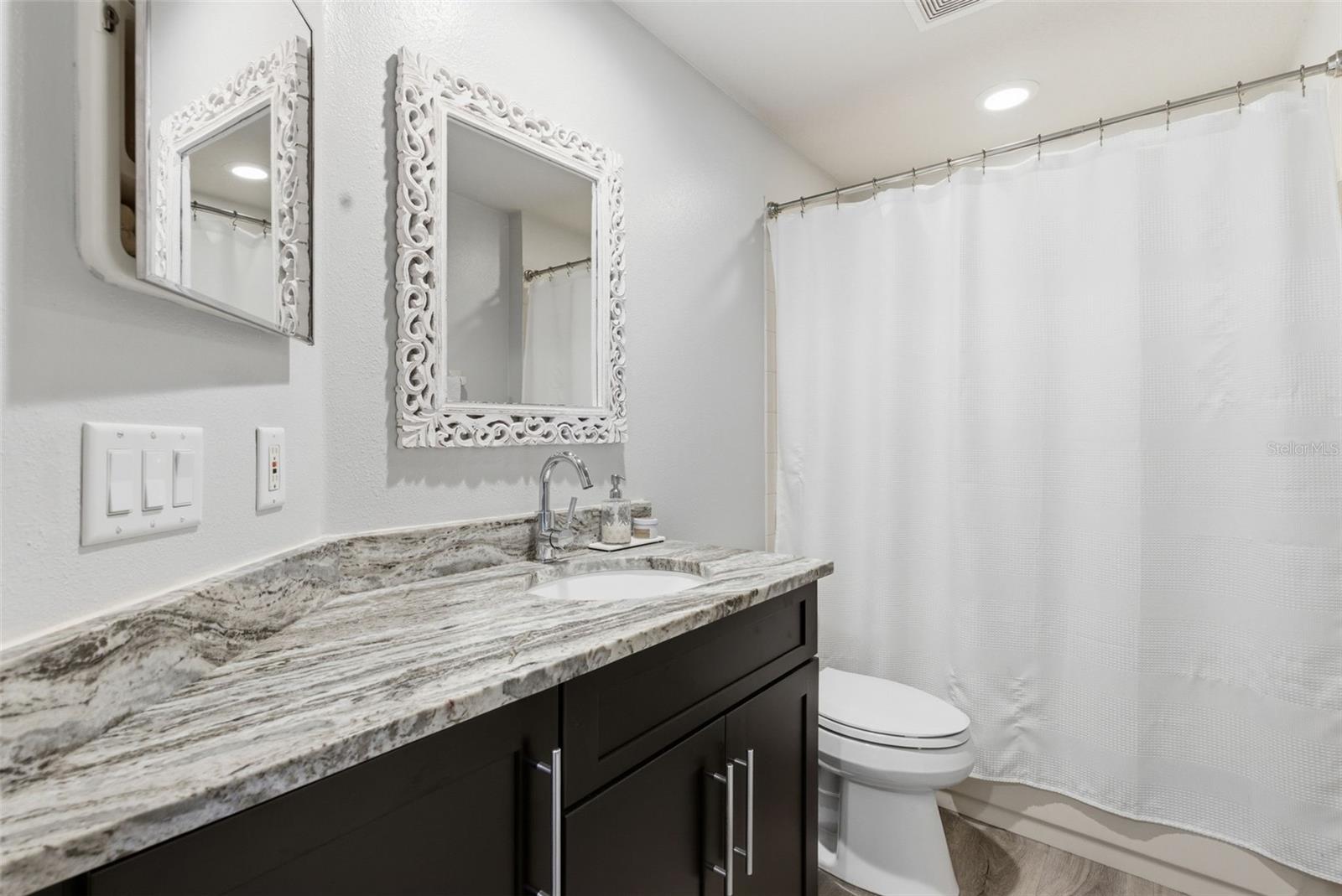 LAKE PADGETT ESTATES EAST - Residential