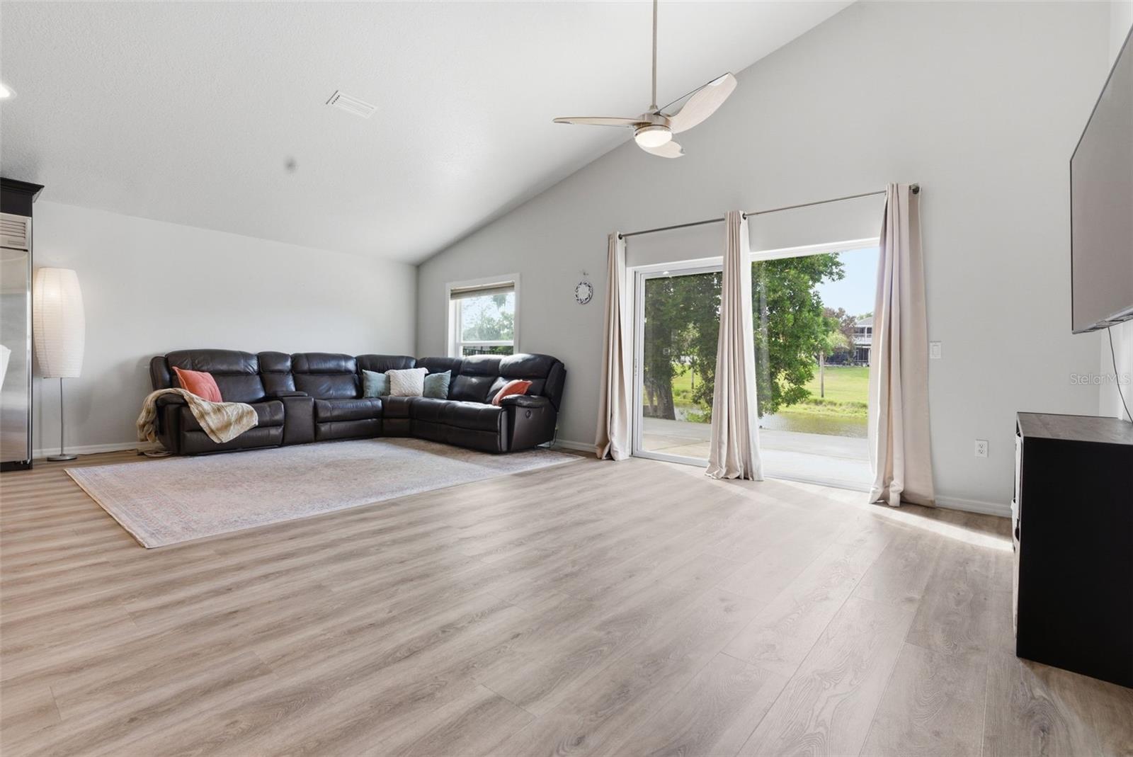 LAKE PADGETT ESTATES EAST - Residential