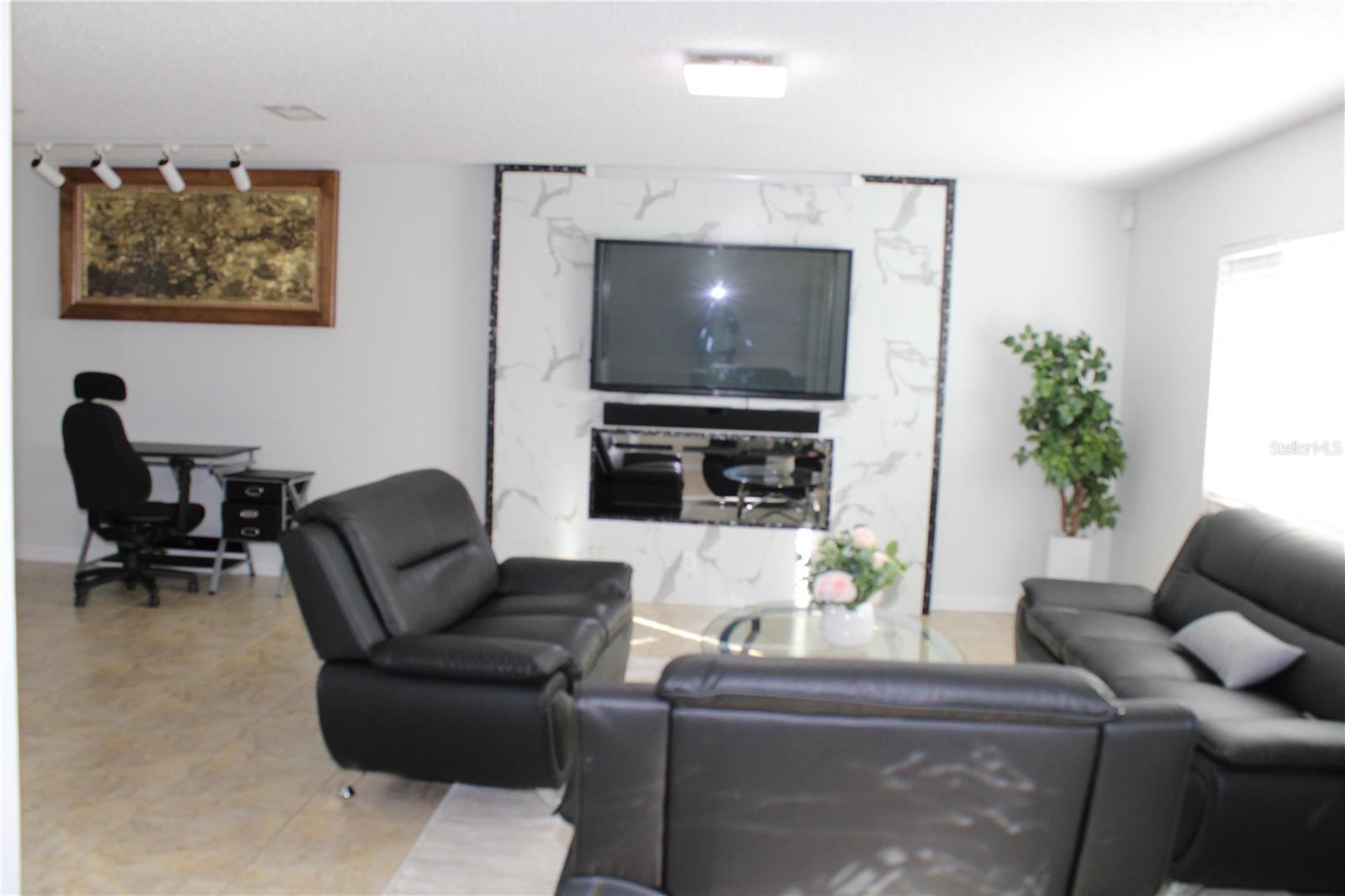 WESTCHESTER ESTATES UNIT TWO - Residential Lease