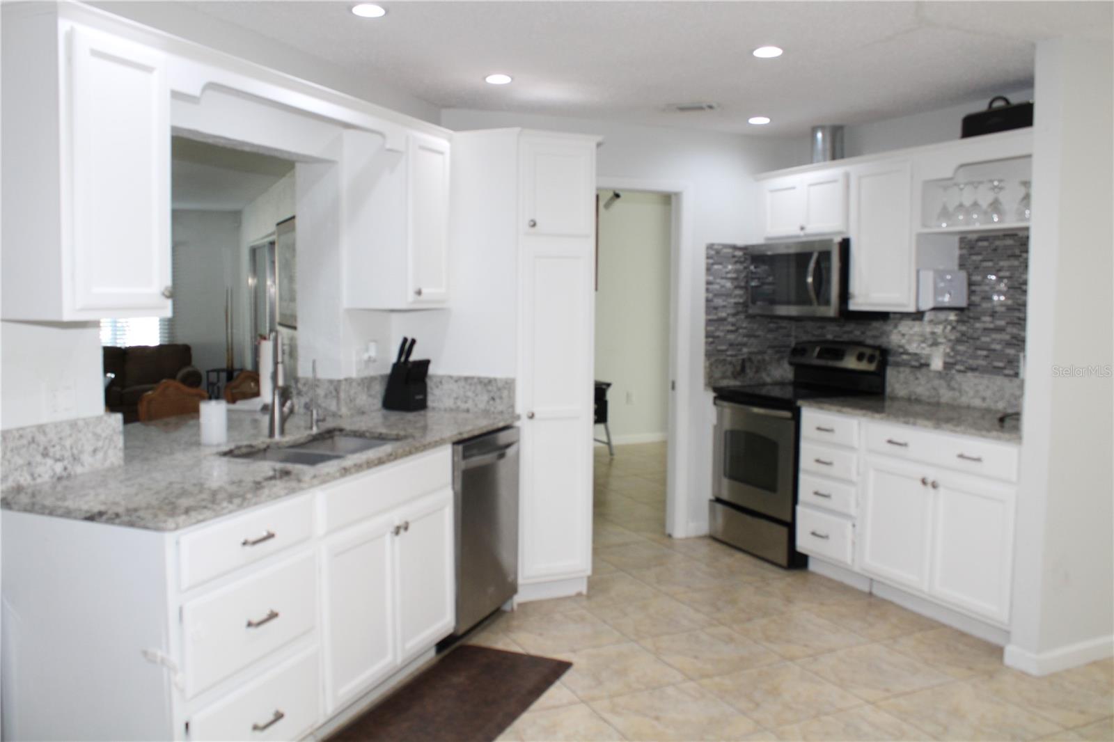 WESTCHESTER ESTATES UNIT TWO - Residential Lease