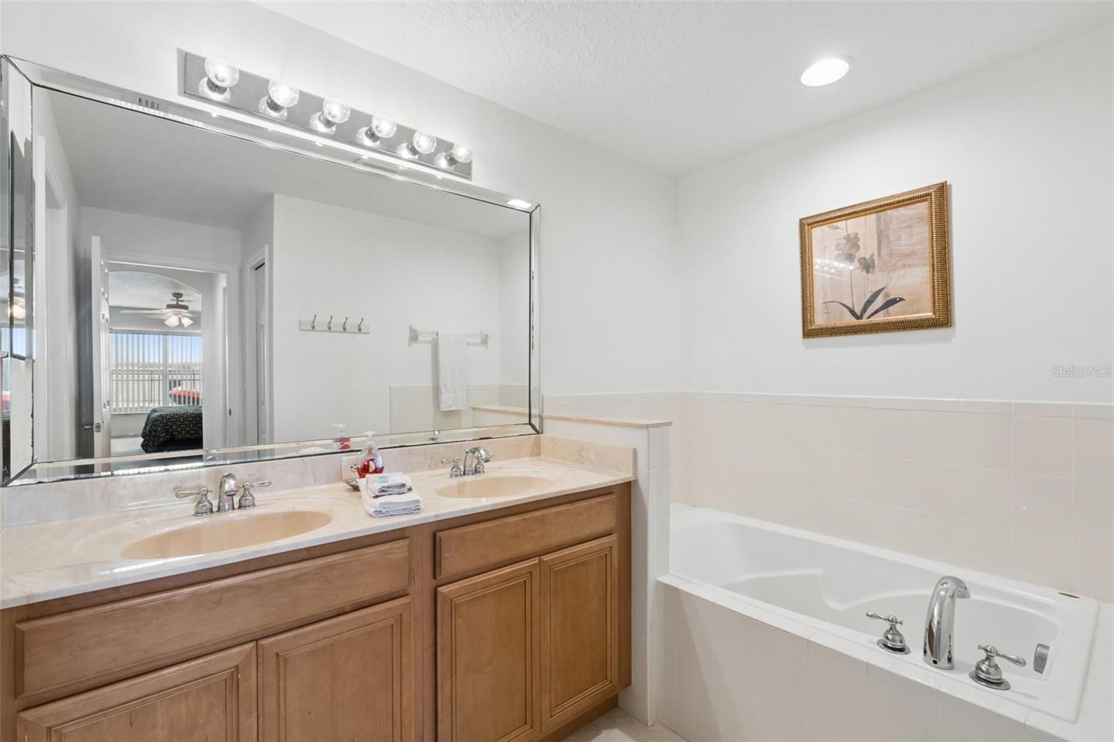 CALABAY PARC AT TOWER LAKE - Residential