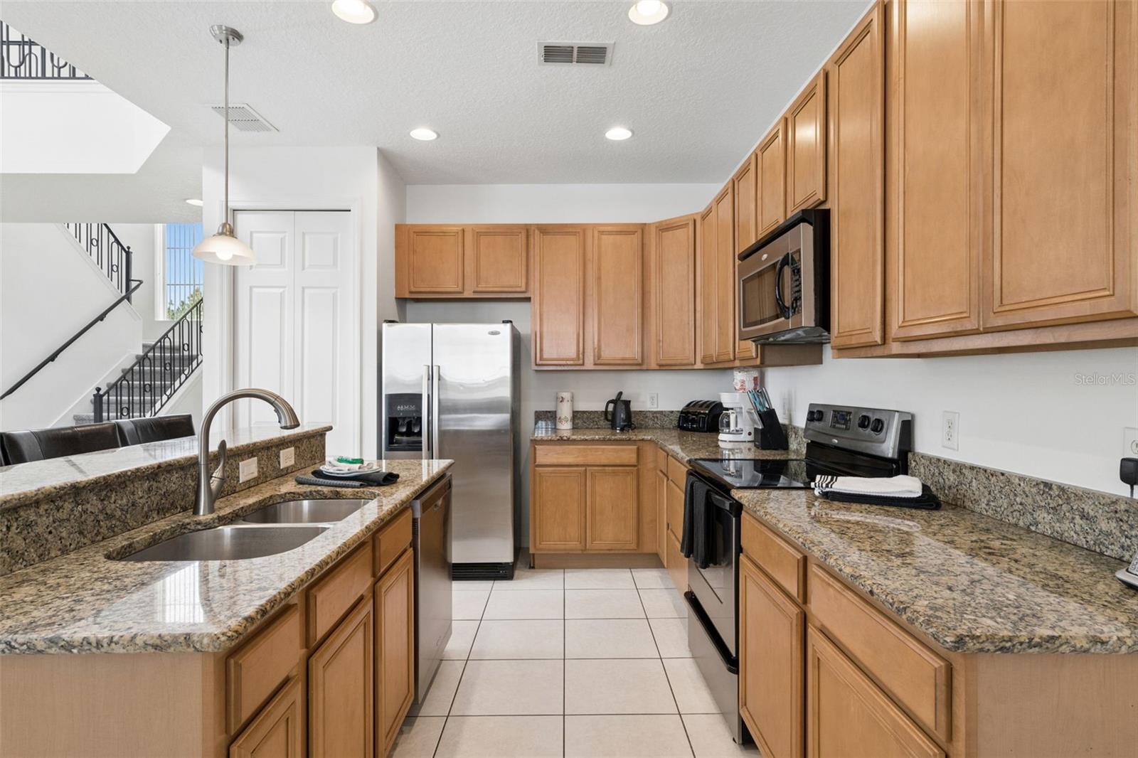 CALABAY PARC AT TOWER LAKE - Residential