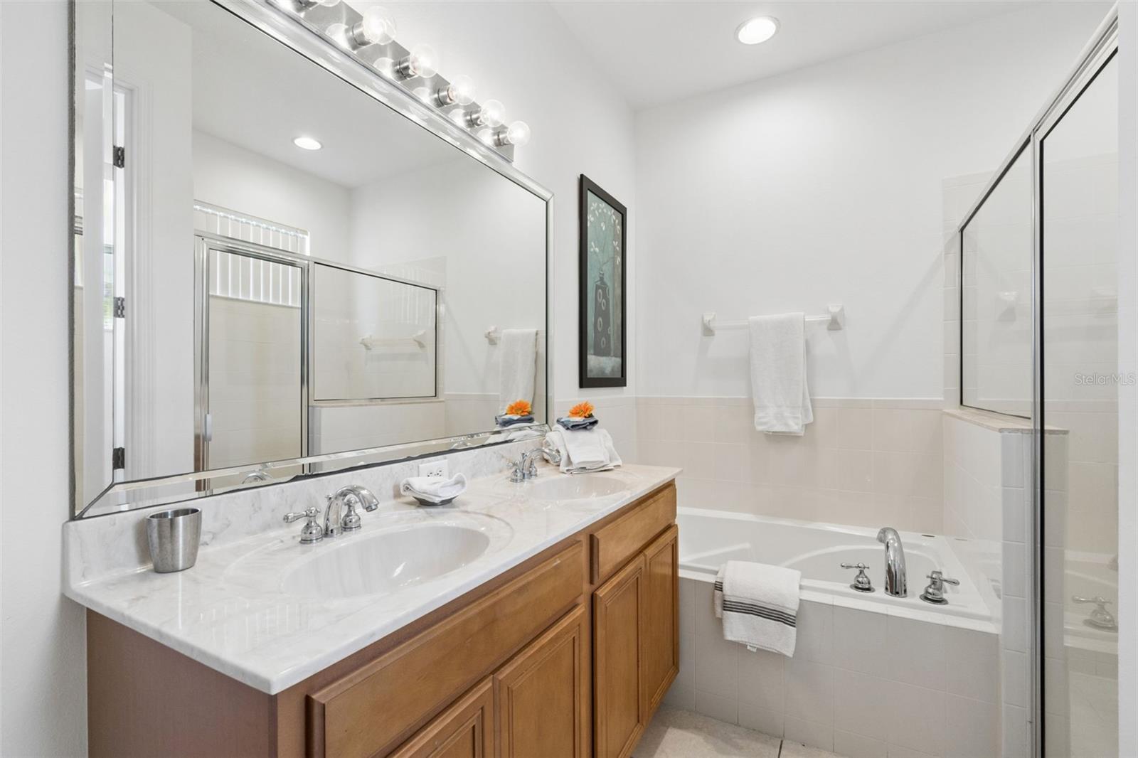 CALABAY PARC AT TOWER LAKE - Residential