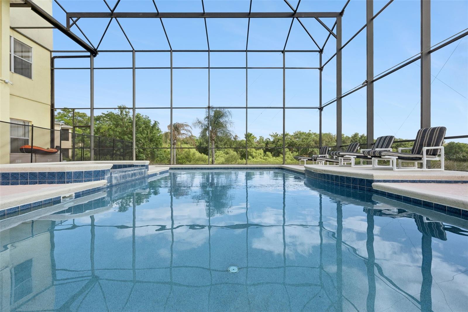 CALABAY PARC AT TOWER LAKE - Residential