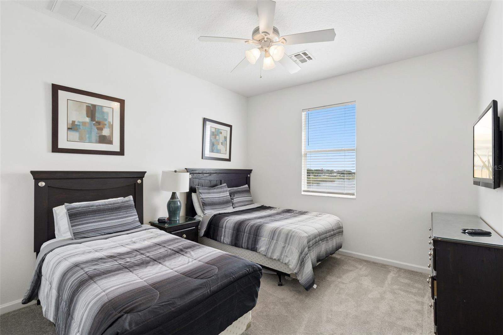 CALABAY PARC AT TOWER LAKE - Residential