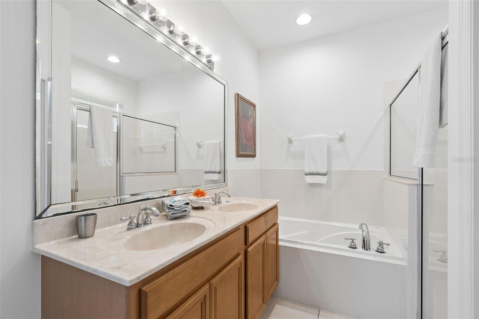 CALABAY PARC AT TOWER LAKE - Residential