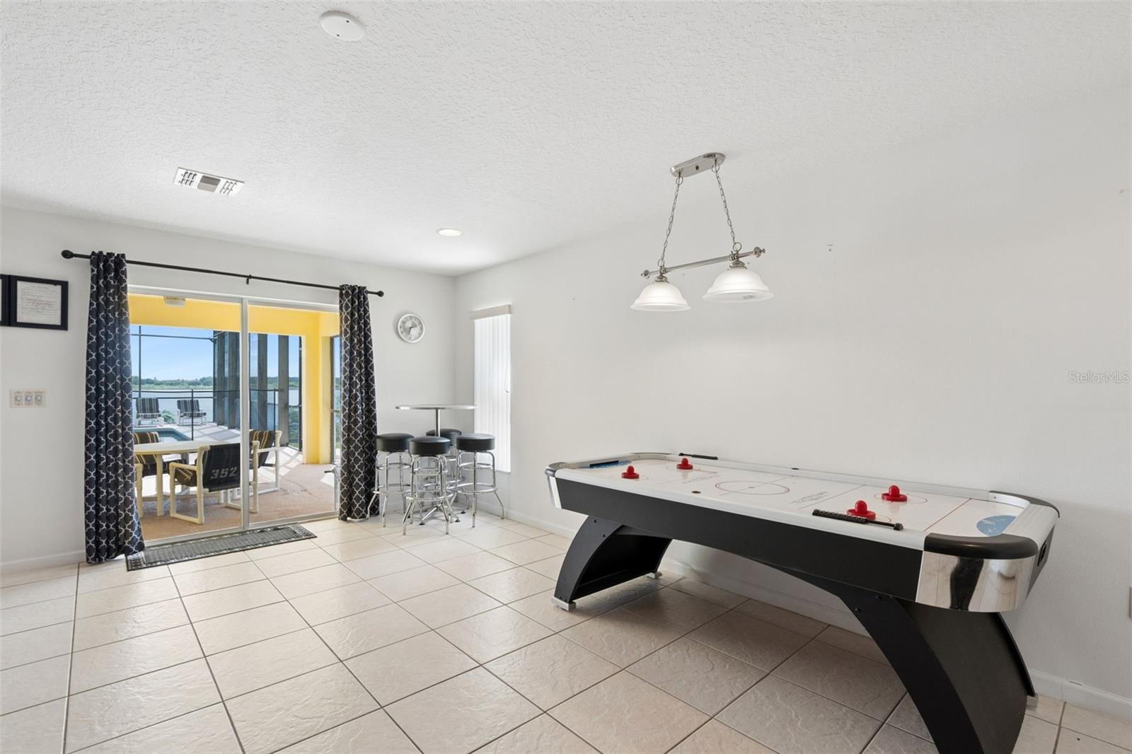 CALABAY PARC AT TOWER LAKE - Residential