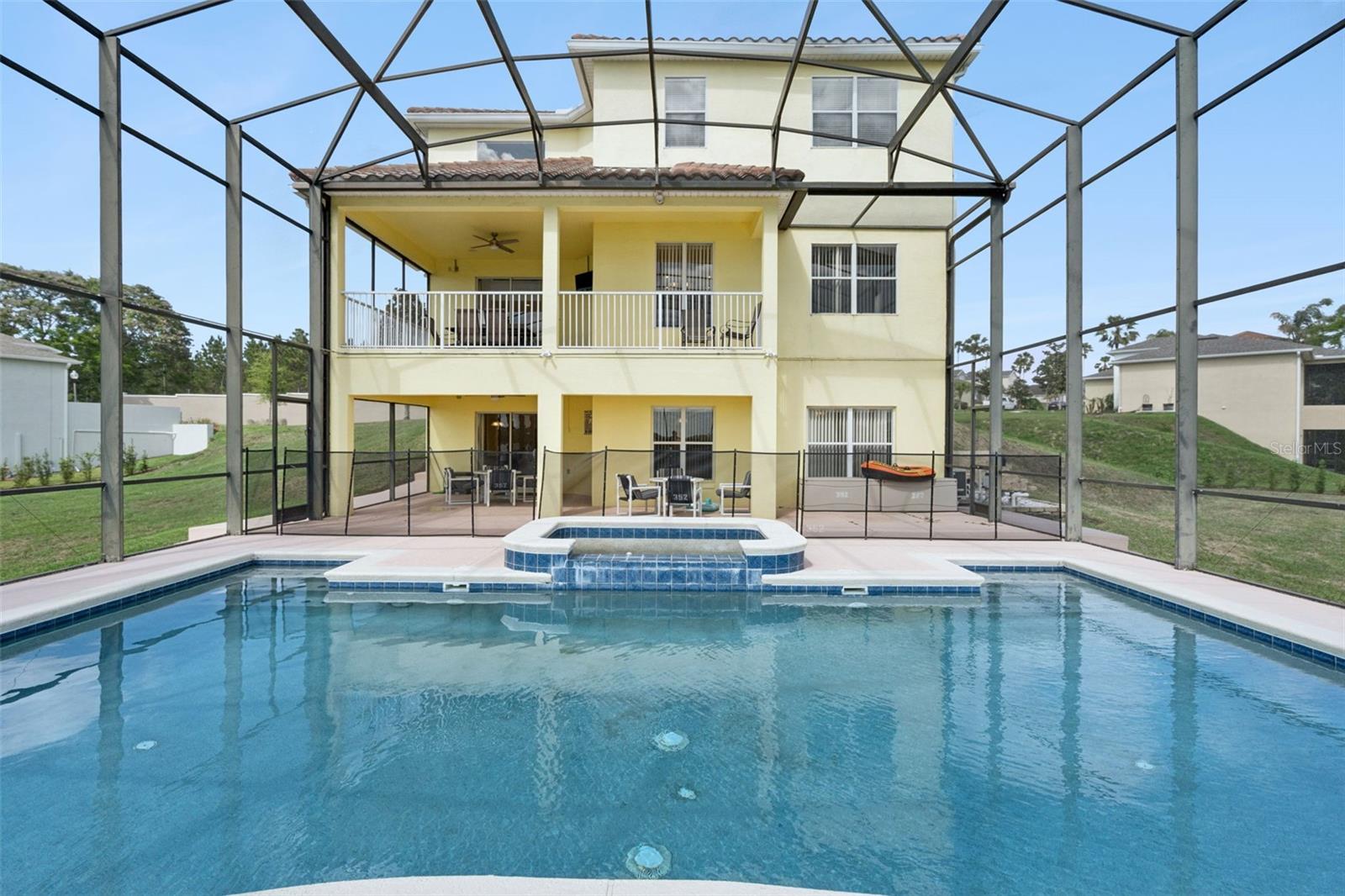 CALABAY PARC AT TOWER LAKE - Residential