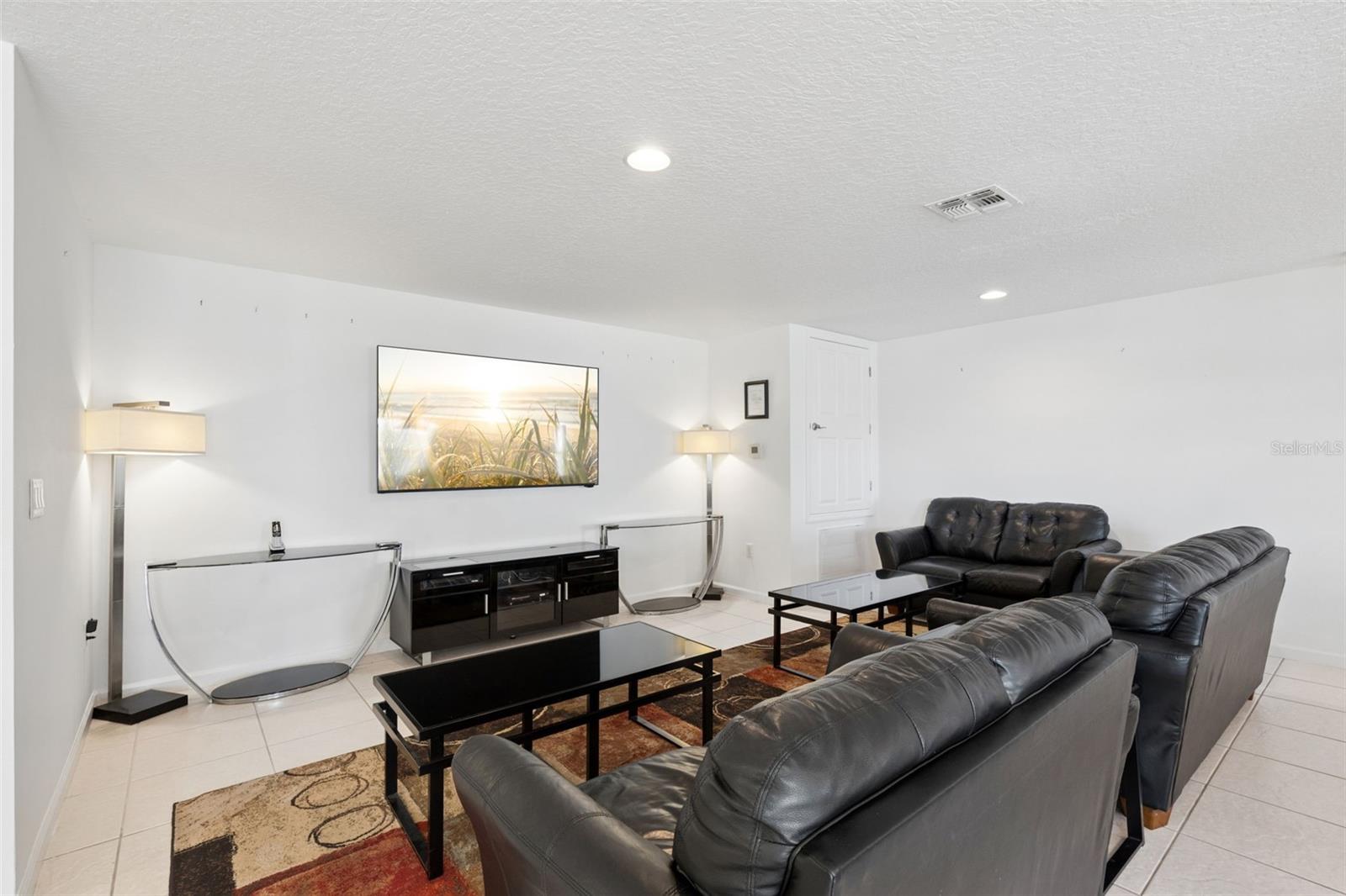 CALABAY PARC AT TOWER LAKE - Residential