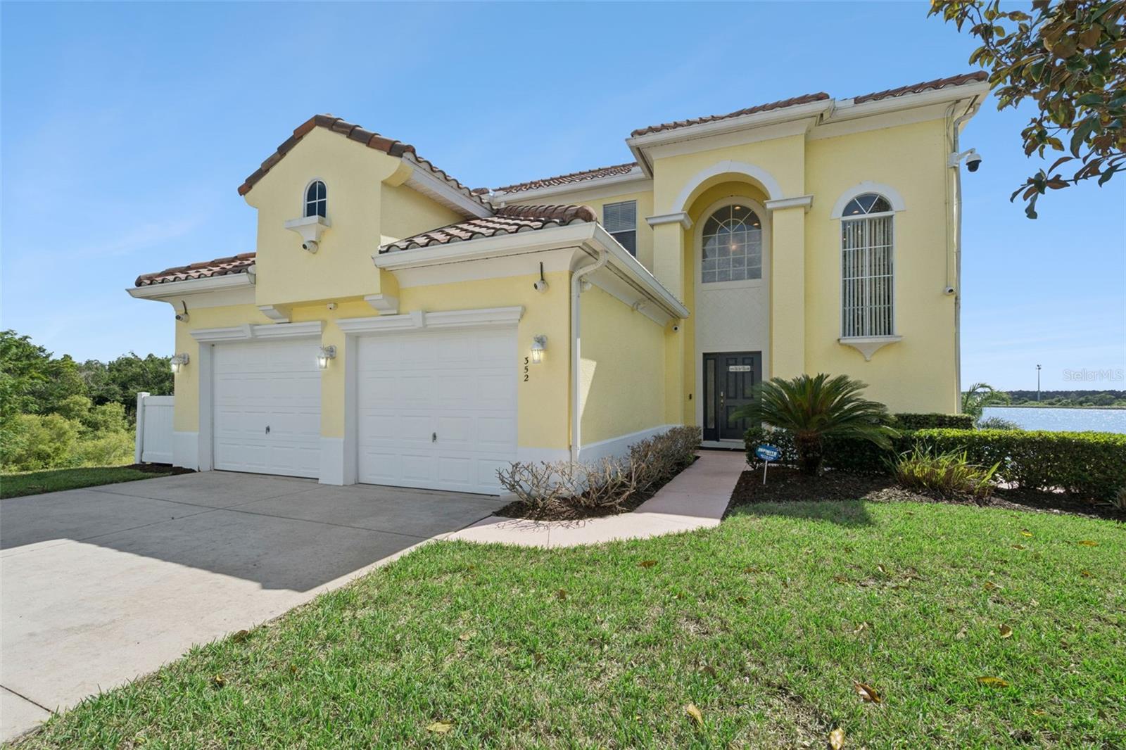 CALABAY PARC AT TOWER LAKE - Residential