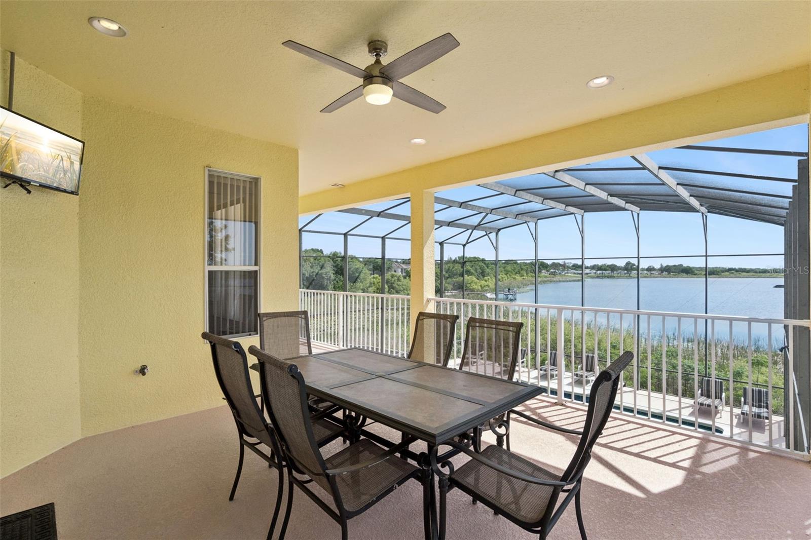 CALABAY PARC AT TOWER LAKE - Residential