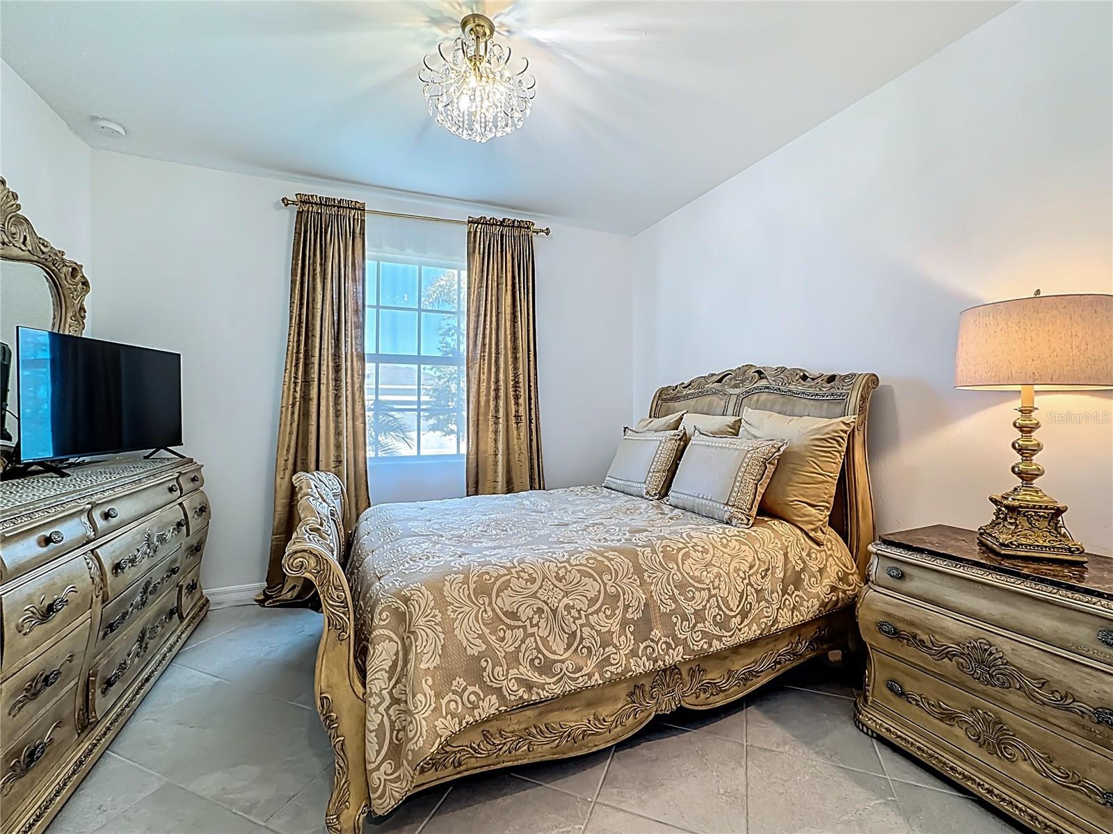 ANTIGUA/WELLEN PARK - Residential